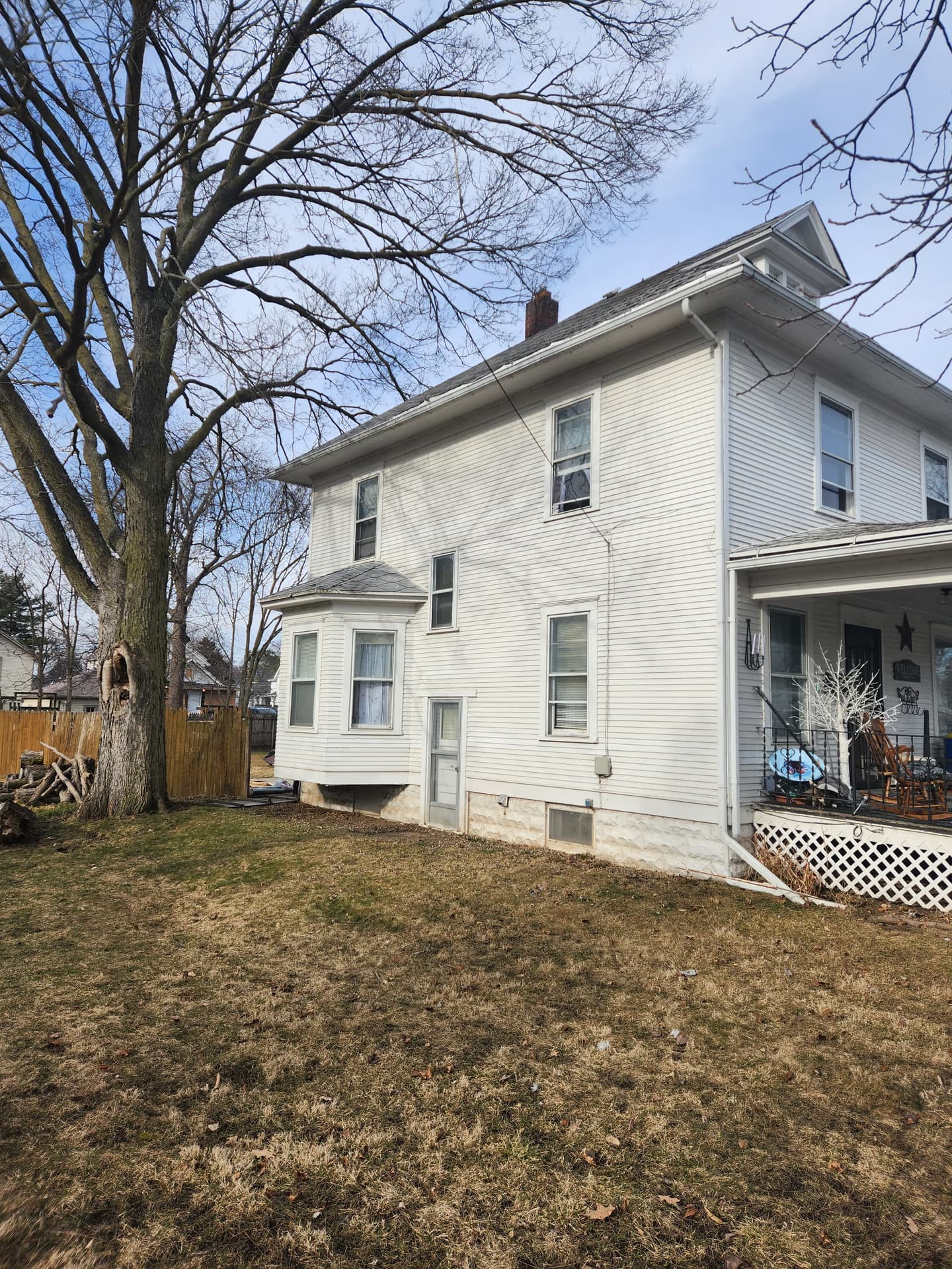 Hazardous Tree Beside a Home — Janesville
